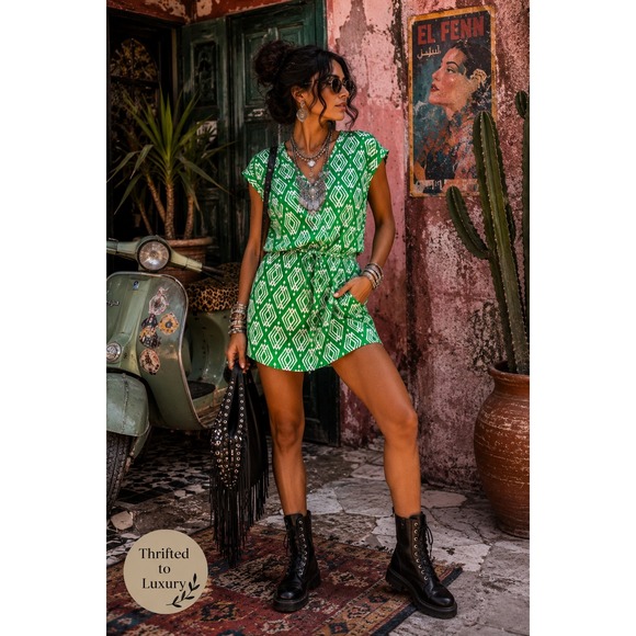 Tori Richard Dresses & Skirts - Tori Richard Honolulu Green Ikat Diamond Dress V-Neck Drawstring Waist Small